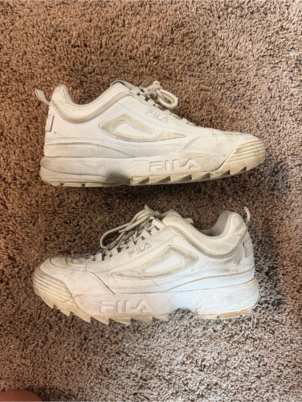 FILA DISRUPTER MENS SNEAKERS SIZE 10.5 **SANITIZED**